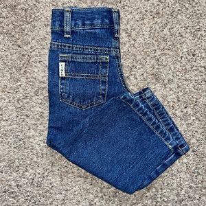 Cinch size 2T, brand new.